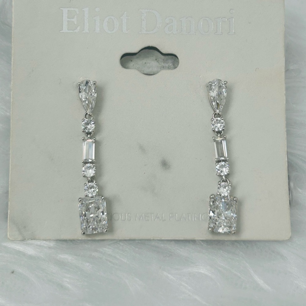 NWT  Eliot Danori Dangle Earrings